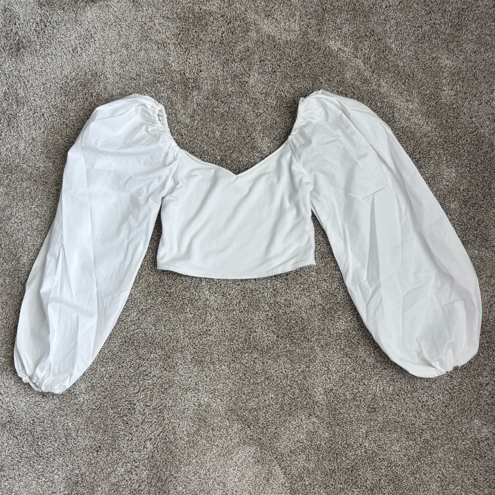 Abercrombie & Fitch White Cropped Puffy Long Sleeve Shirt